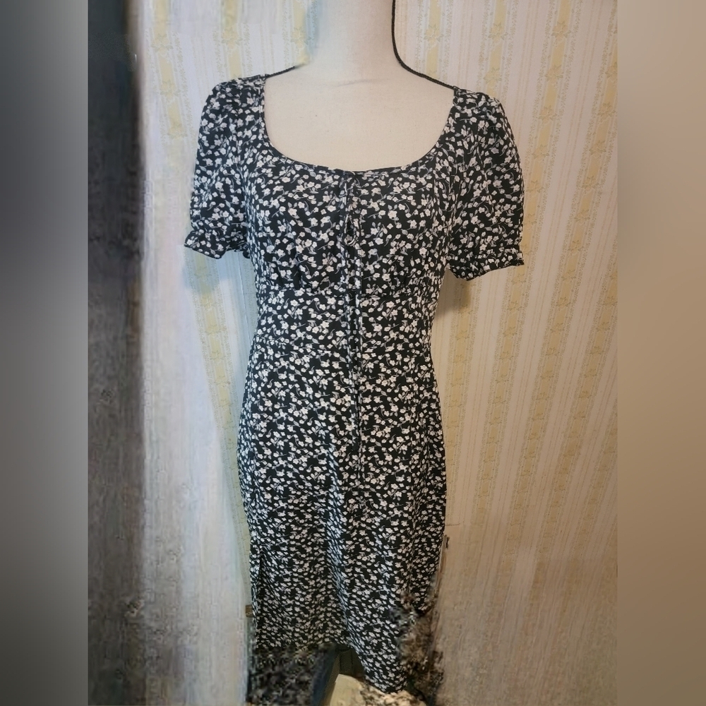 SHEIN Black and White Puff Sleeve Midi Sundress